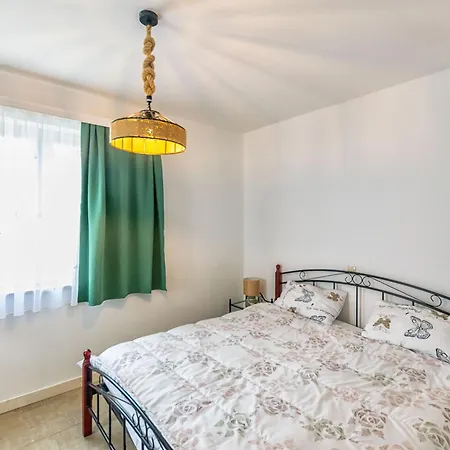 Apartment Lemon Tree