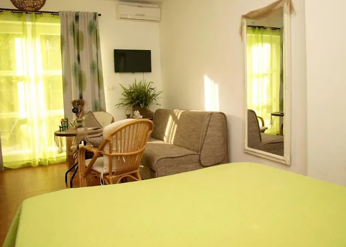 Lemon Tree Postira